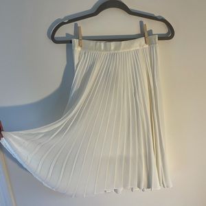 White High Waisted Pleated Skirt
